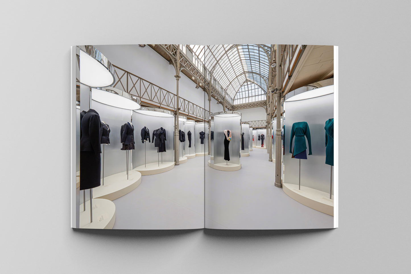 Azzedine Alaïa, Thierry Mugler. 1980-1990 Two Decades of Artistic Affinities