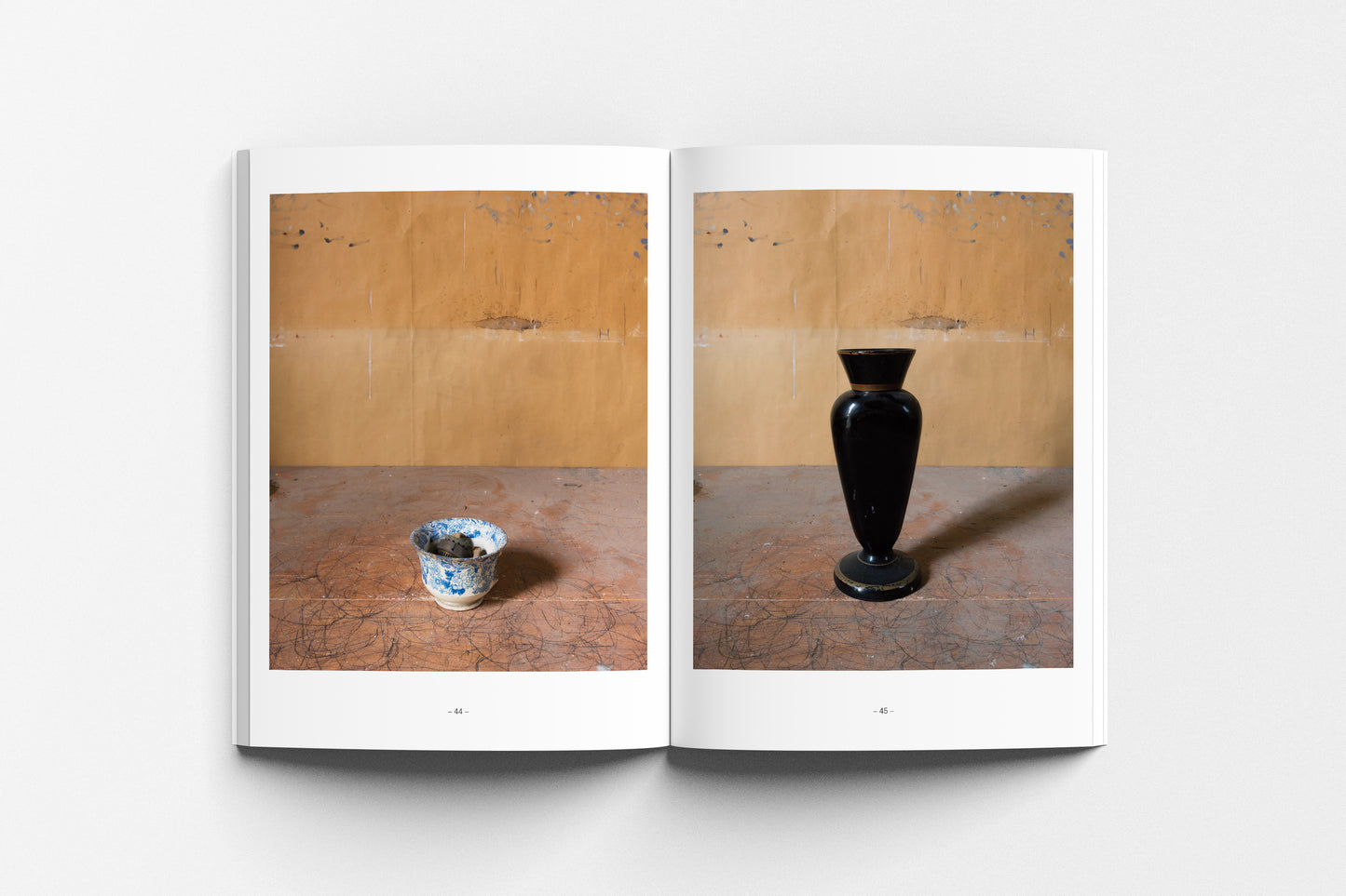 Morandi's Objects. The Complete Archive of Casa Morandi. Wood-Grained Pitcher | Collector's Edition
